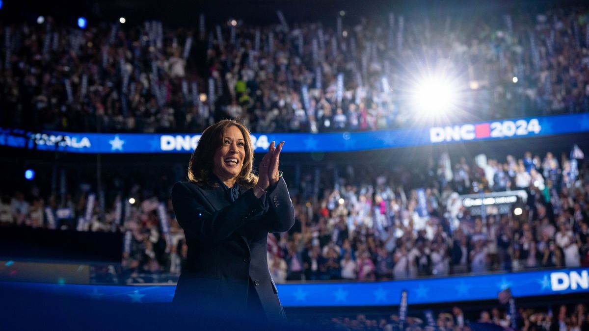 Kamala Harrisová si zahrála samu sebe v Saturday Night Live show