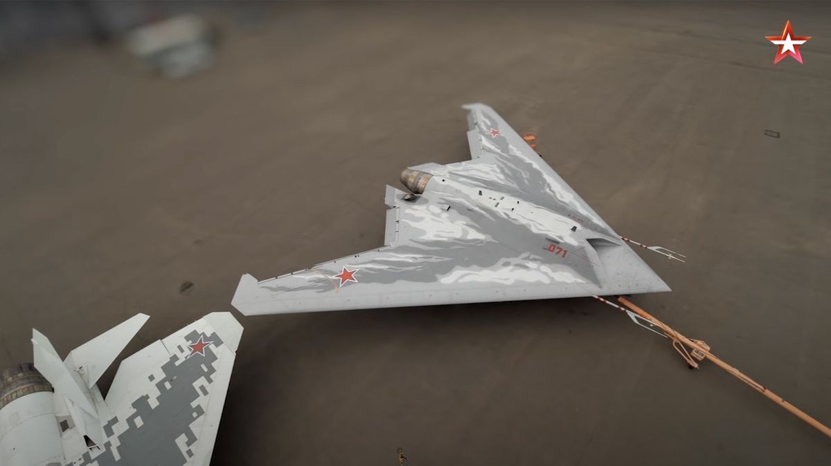 Video: Rusové nad Ukrajinou poslali k zemi prototyp svého neviditelného dronu