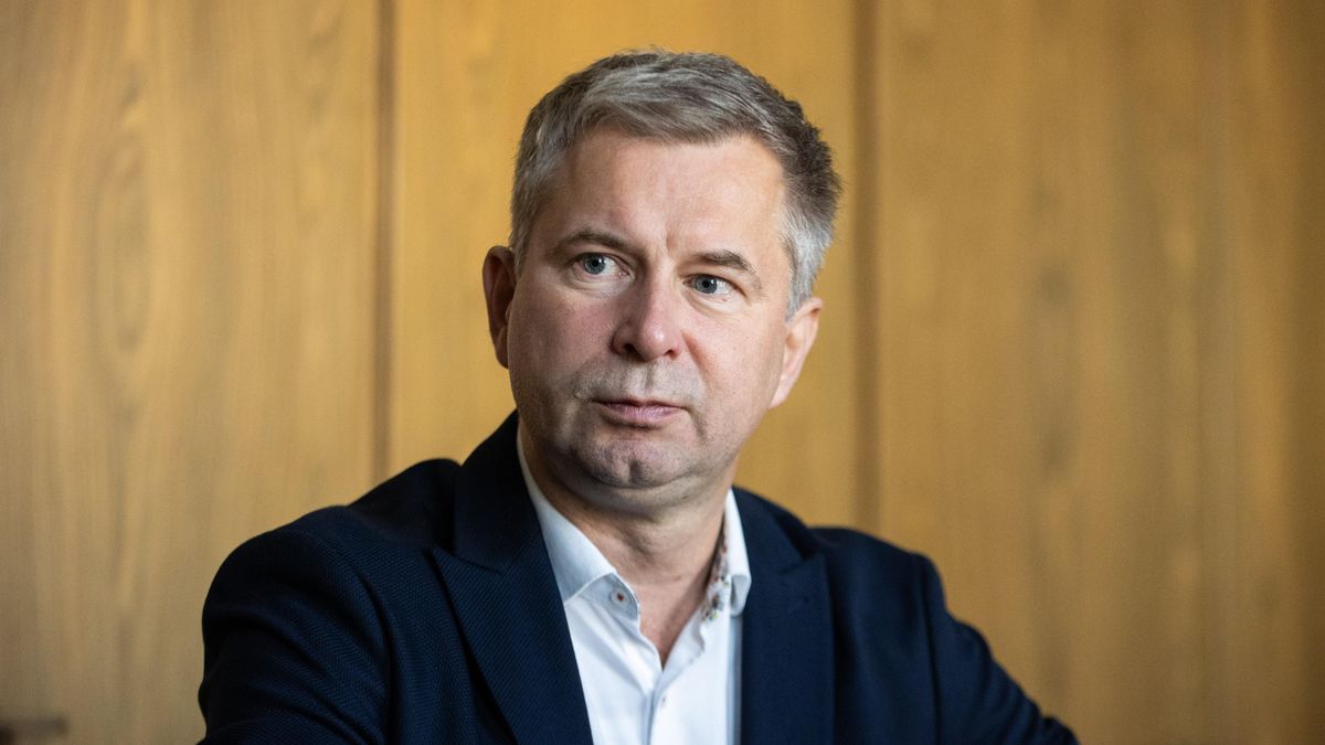 Změna kurzu eura o desetník změní rezervy ČNB o 13 miliard, říká radní Kubíček