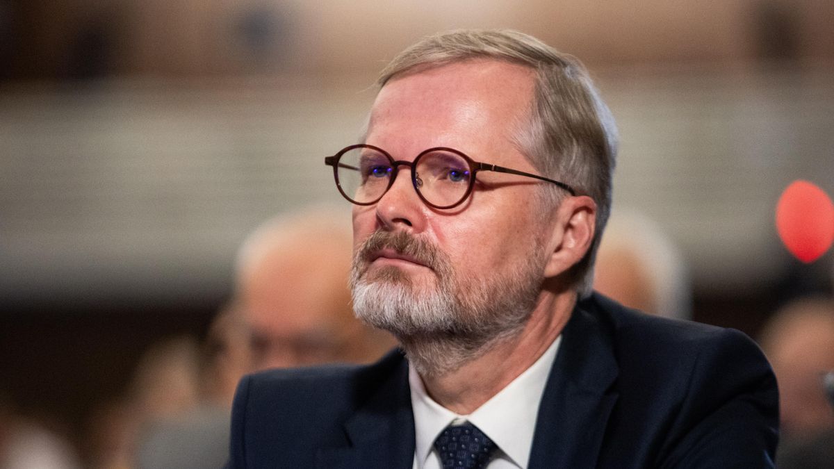 Debatu Petra Fialy na brněnské fakultě přerušili protestující studenti