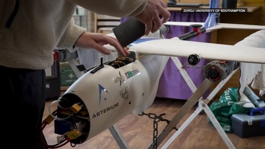 Vědci testují nový dron „s nervovým systémem“