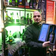 Unikátní whiskey z ostrova Islay patřící pod Moët Hennessy Louis Vuitton. Nápoj byl destilovaný v roce 2000. 
