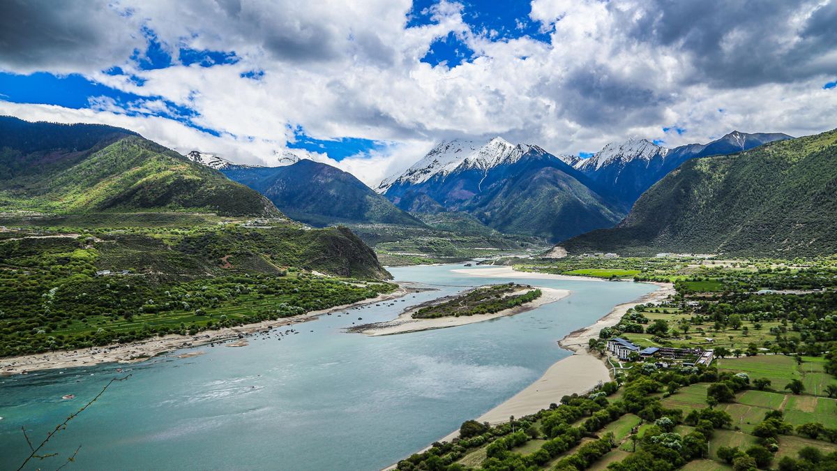 Čína oživuje sen o obří vodní elektrárně. Projekt děsí Tibet i sousední Indii