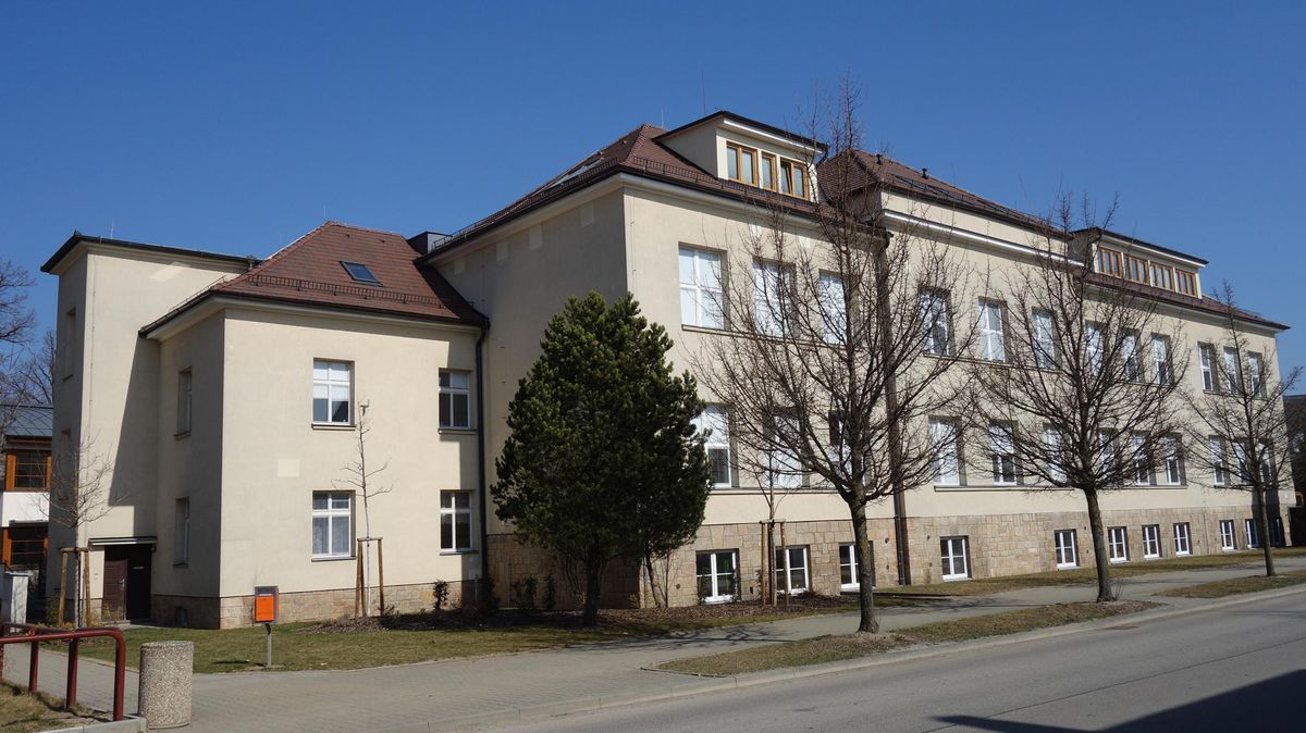 Policista poslal své dítě tajně nahrávat učitelku ve třetí třídě