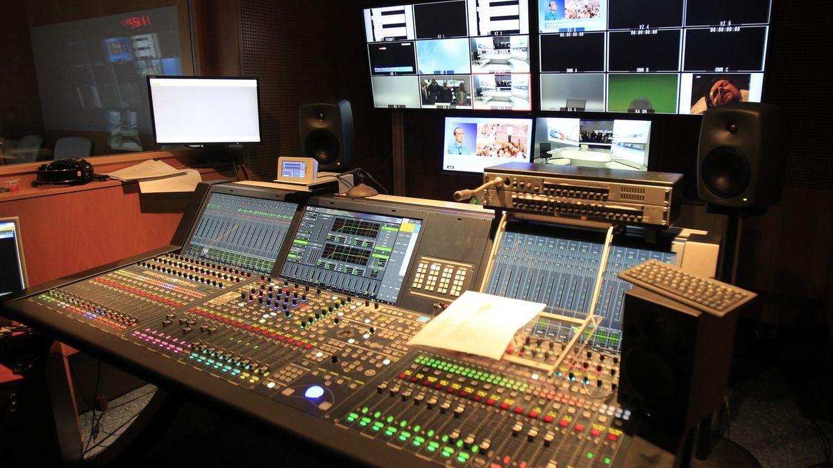 Poplatky stagnují, náklady rostou. Televize a rozhlas hledají úspory