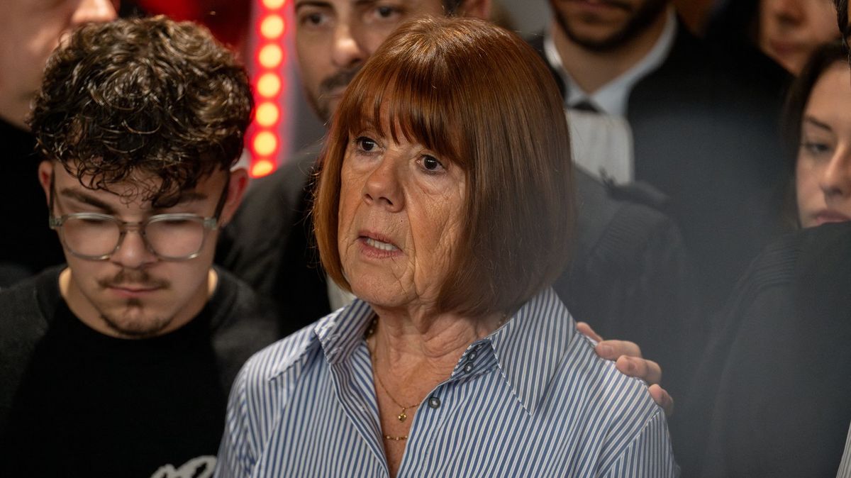 Milníky Gisèle Pelicotové. Strnule a tiše sledovala záběry svého znásilňování