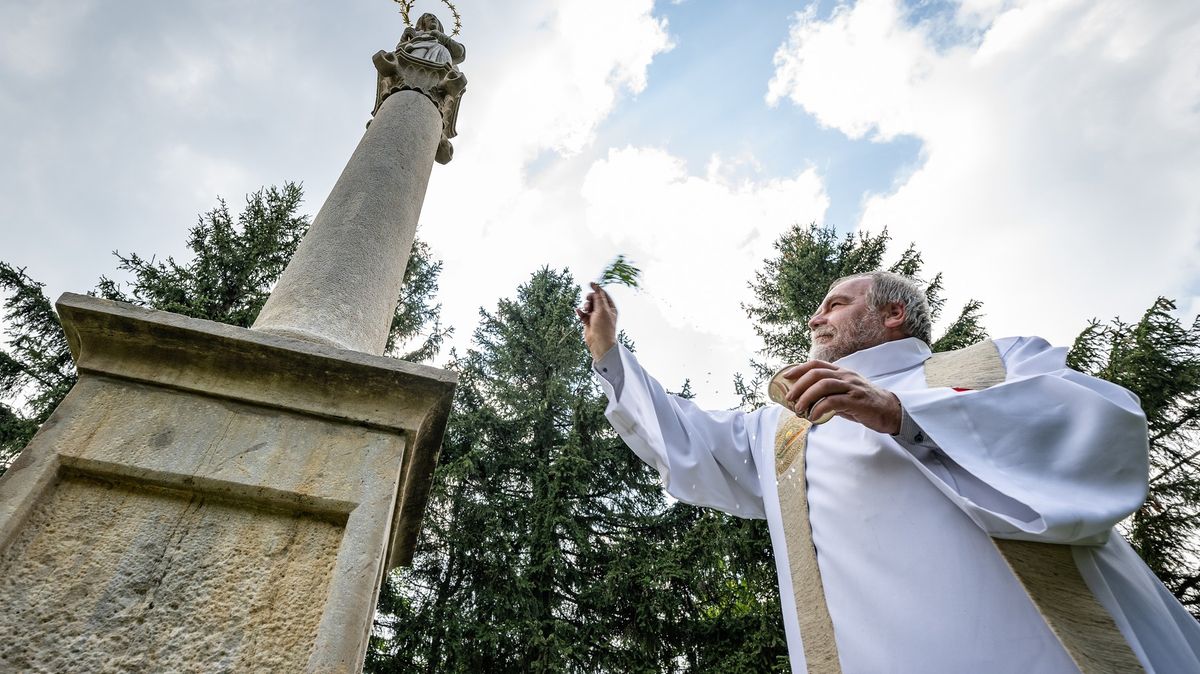 Neratovský zázrak je to, co dokáží udělat obyčejní lidé, říká oceněný kněz