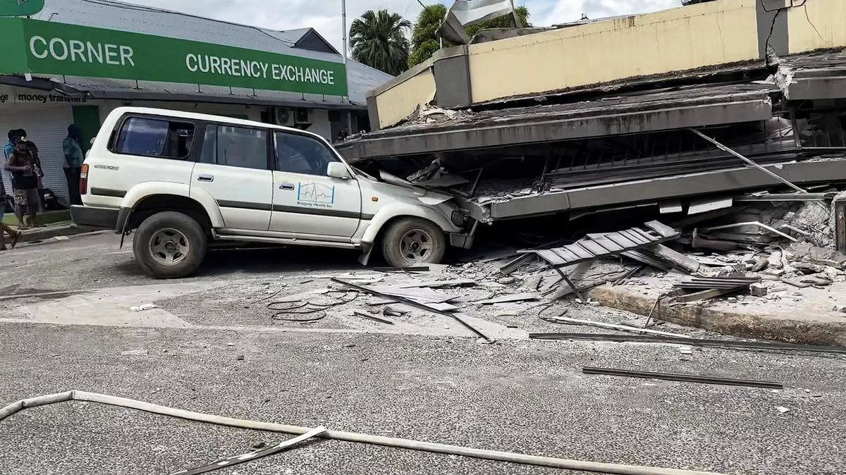 Vanuatu zasáhlo zemětřesení. Zřítila se budova velvyslanectví USA a Francie