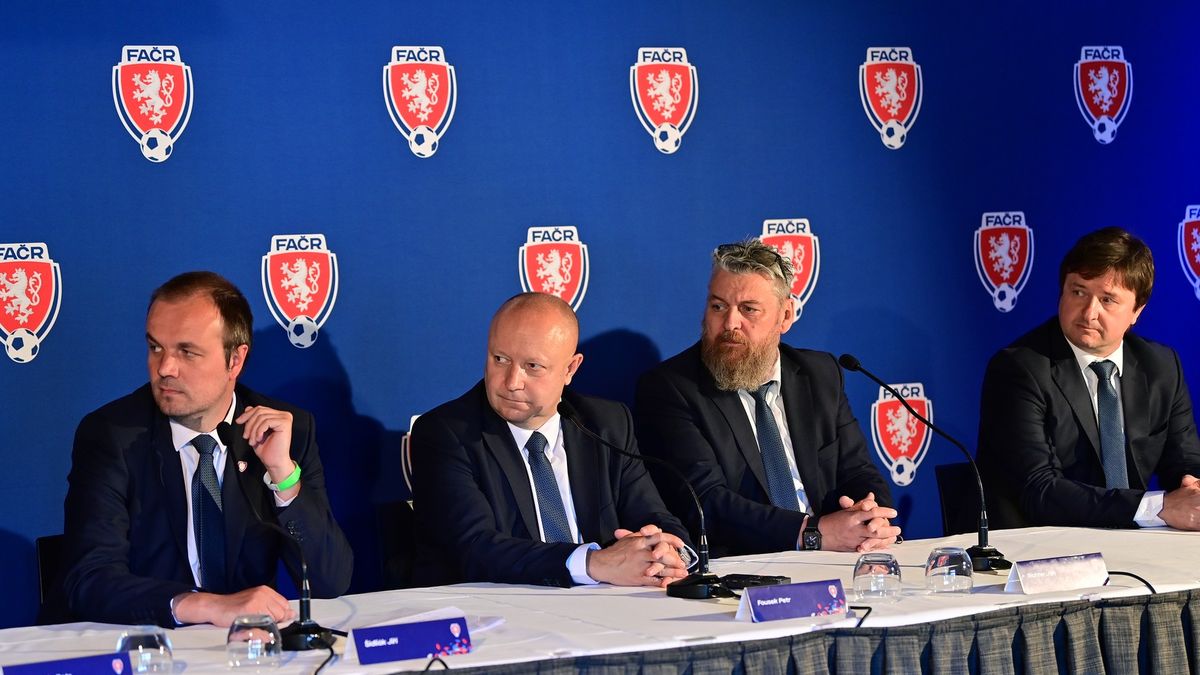 Nové desítky milionů do fotbalu. Podívejte se, kdo je na FAČR doručil