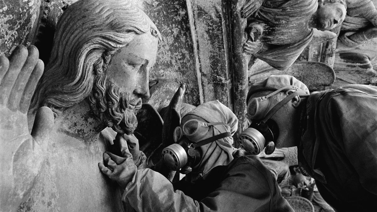 Matka Paříže vstala z popela. Snímky ukazují Notre-Dame v průběhu staletí
