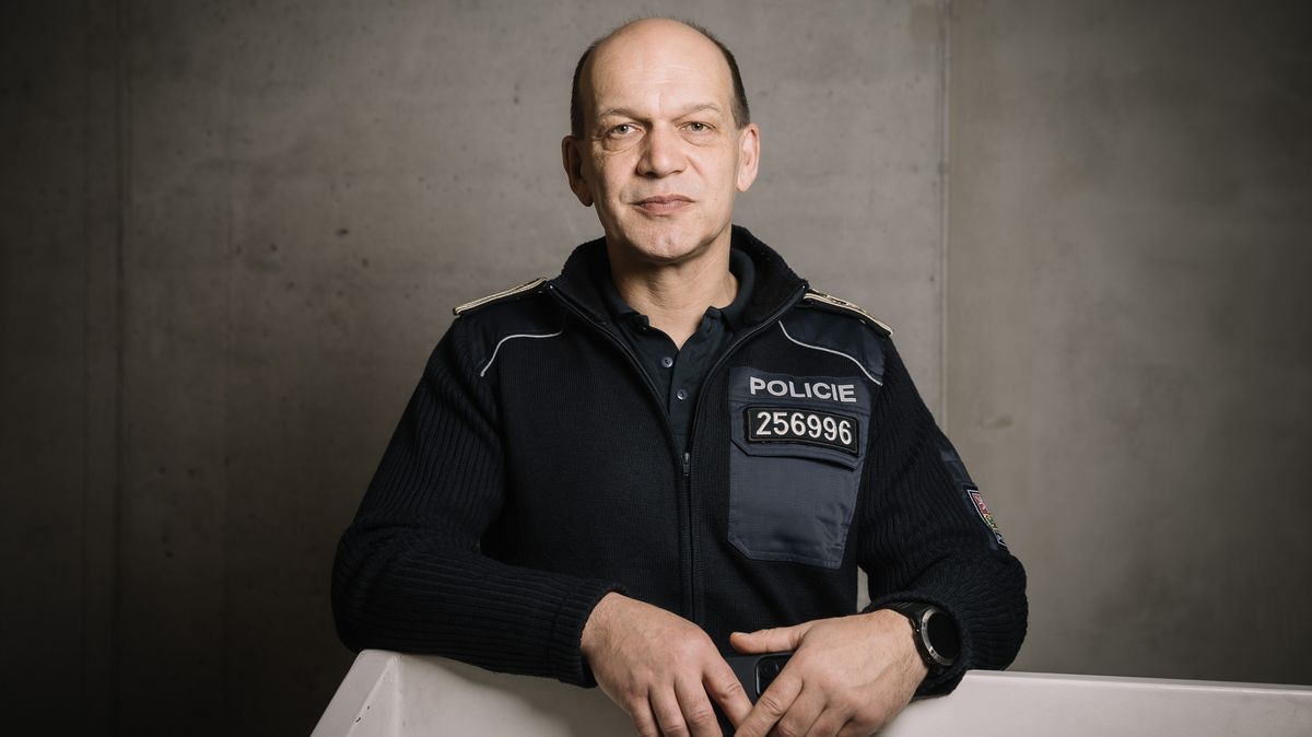 Policisté si zaslouží 140 procent průměrného platu, říká policejní prezident