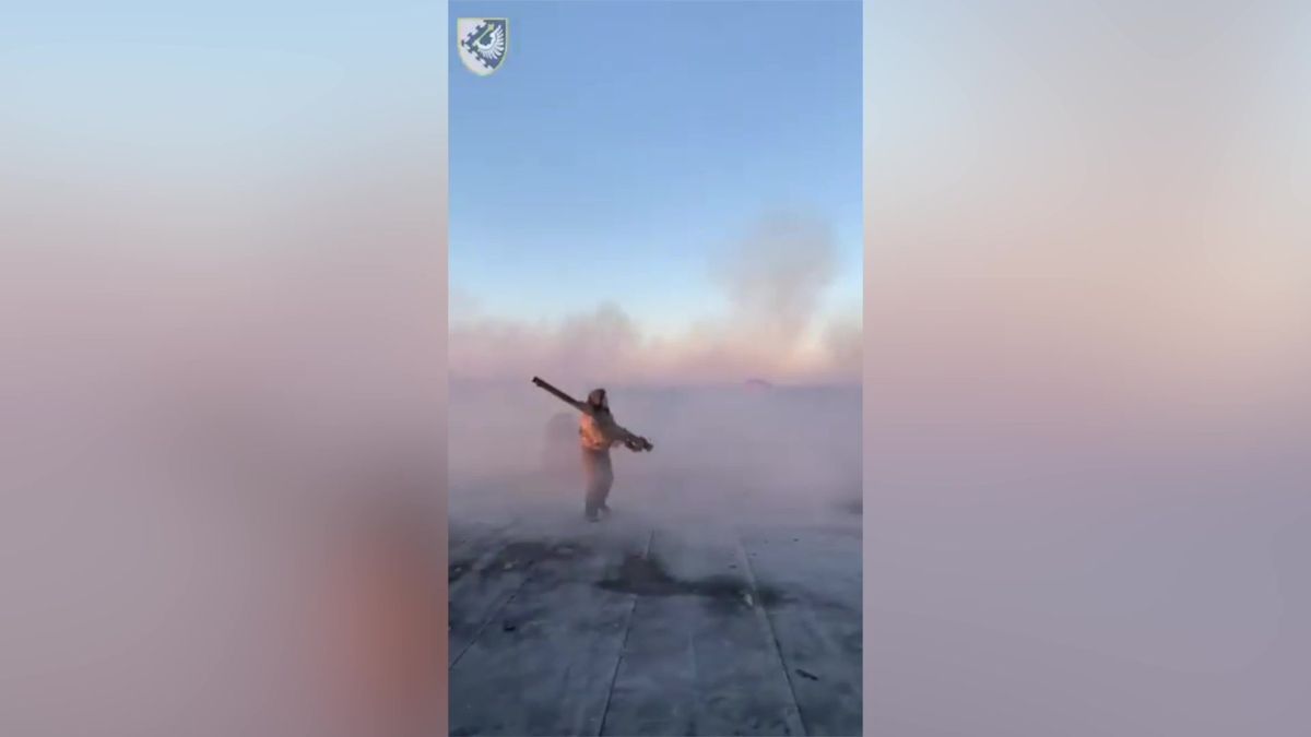 Video: Ukrajinská dobrovolnice zničila ruskou střelu raketometem