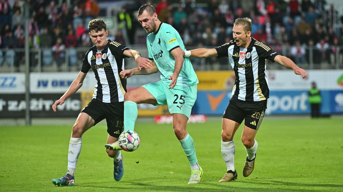 Co je špatně v Budějovicích: Nejhorší tým v dějinách ligy sráží vztahy a peníze