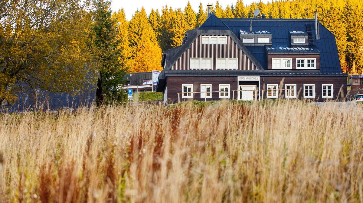 Chaty a chalupy v kurzu. Nejvíc se nakupuje kousek od Prahy