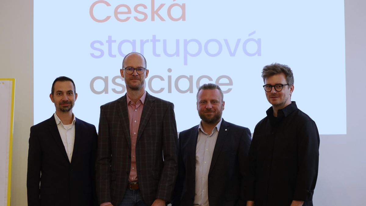 Startupy chtějí zlegalizovat švarcsystém a investice od penzijních fondů