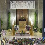 Její tehdejší jmenování, které se uskutečnilo bezprostředně po podání návrhu na obžalobu v Babišově trestní kauze Čapího hnízda, spustilo vlnu demonstrací pořádaných spolkem Milion chvilek. Ten vyjádřil obavy, že Babiš dostane pod kontrolu justici. Benešová při odchodu z politiky uvedla, že demonstrace nespravedlivě poškodily její profesní pověst.