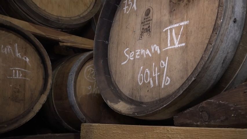 Češi ovládli „skotský oheň“. Takhle jsme stáčeli whisky pro Českou elitu