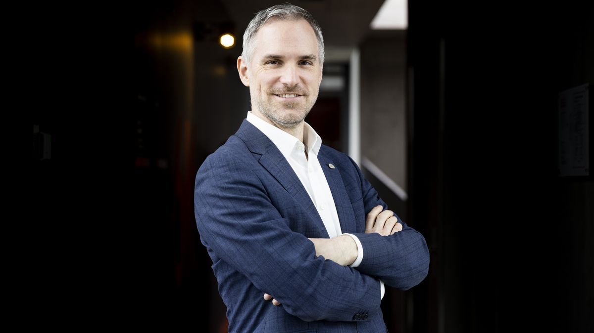 Komentář: Zrušte Ministerstvo školství! Piráti se vracejí ke kořenům