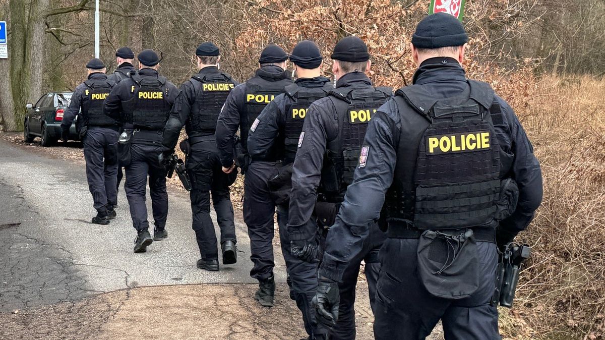 Močícím myslivcům sebrala policie mobily. Nepřiměřené, říká advokát