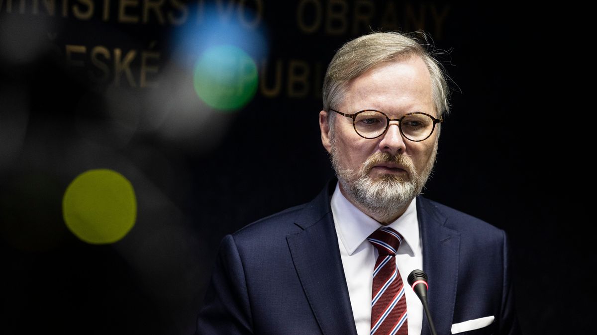 Fiala: Realistické je bavit se o 3 pct HDP na obranu v horizontu několika let