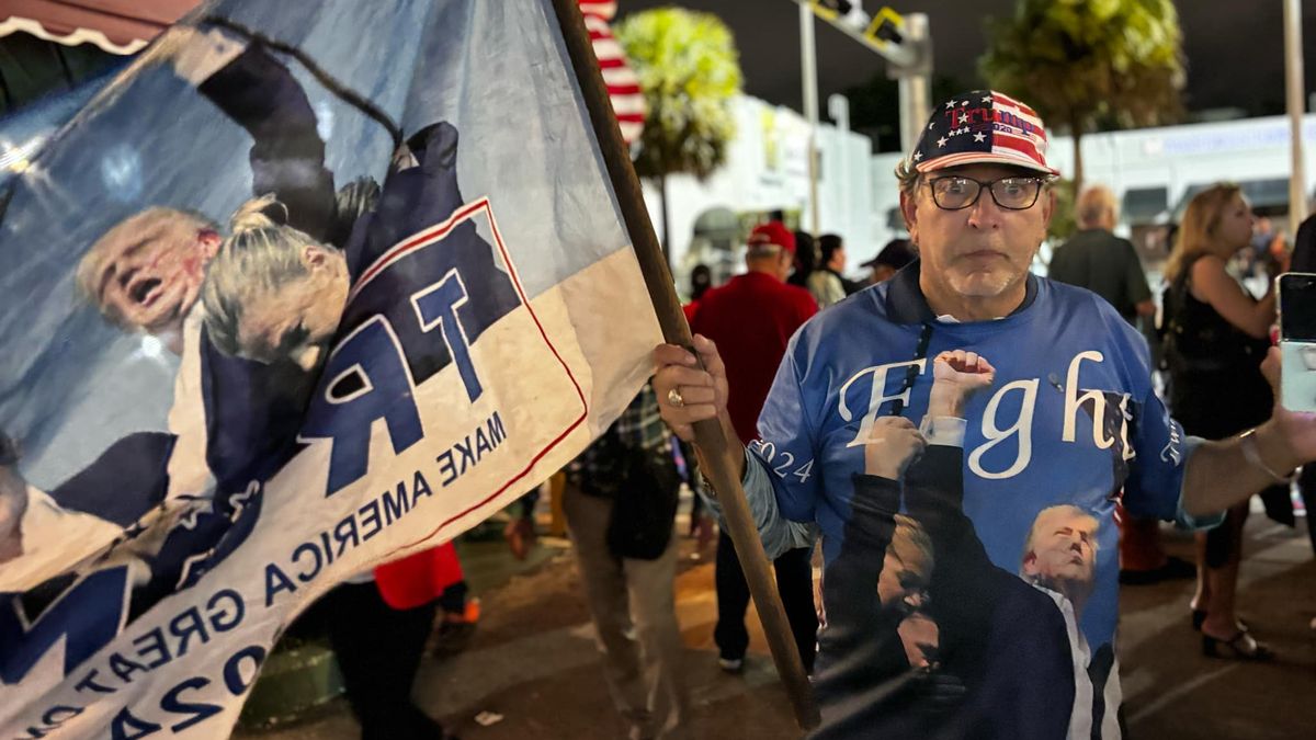 Trumpův drtivý triumf. Vyhrály ekonomické obavy a jeho chlapáctví