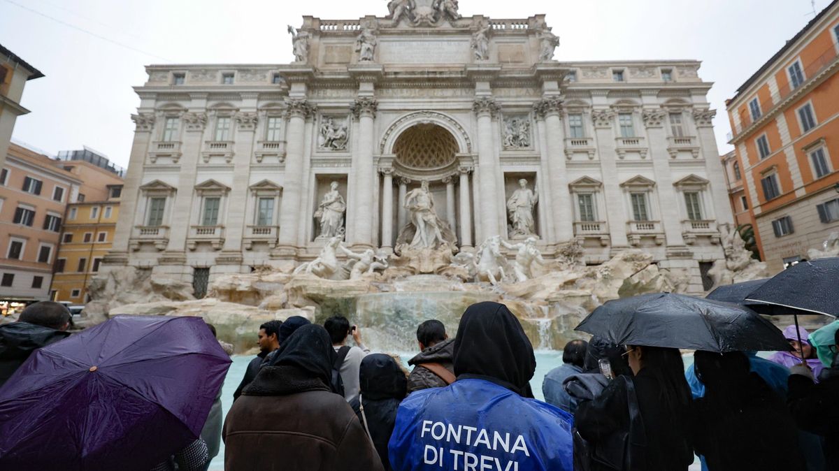 Římskou fontánu di Trevi si bude smět prohlížet najednou maximálně 400 lidí