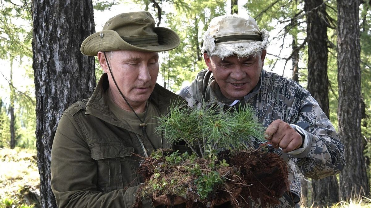 Válečná obměna kremelské elity. Ze záře zmizel Šojgu i další Putinovi věrní