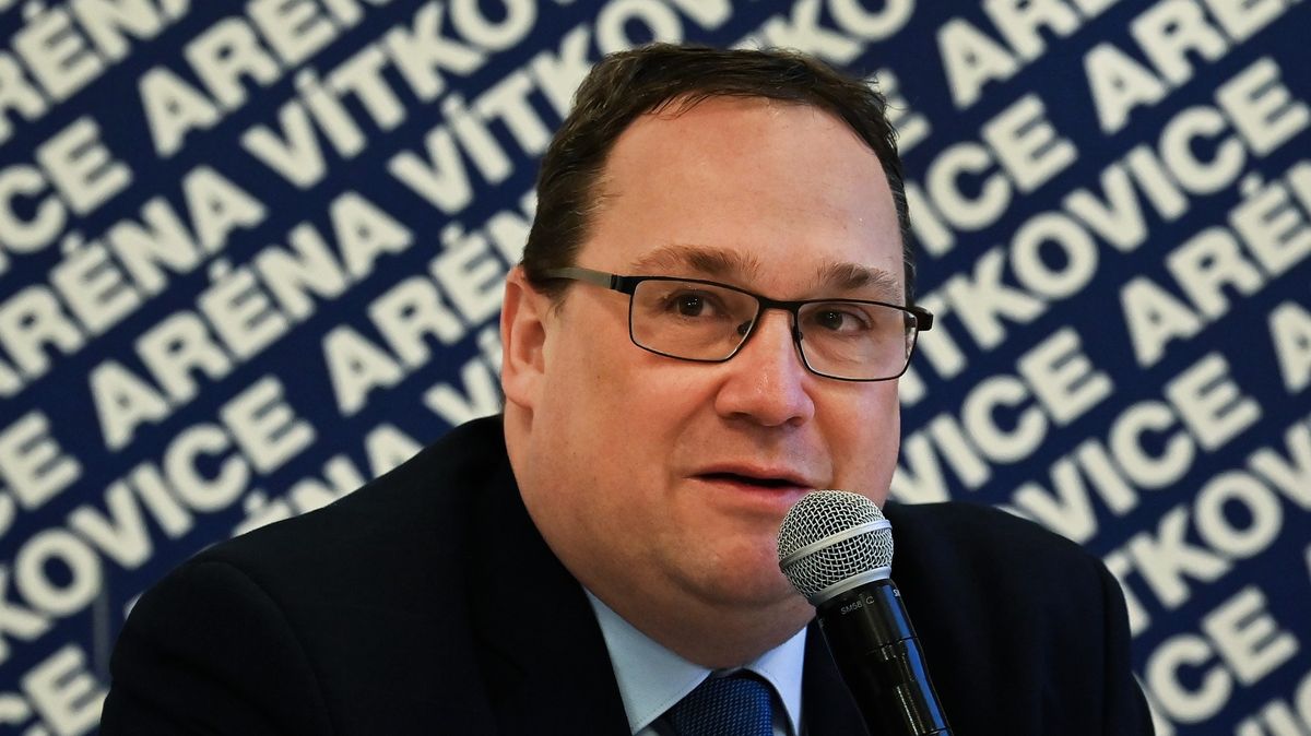 Třímilionová služební auta mají i jinde, tvrdí ostravský primátor. Není to pravda