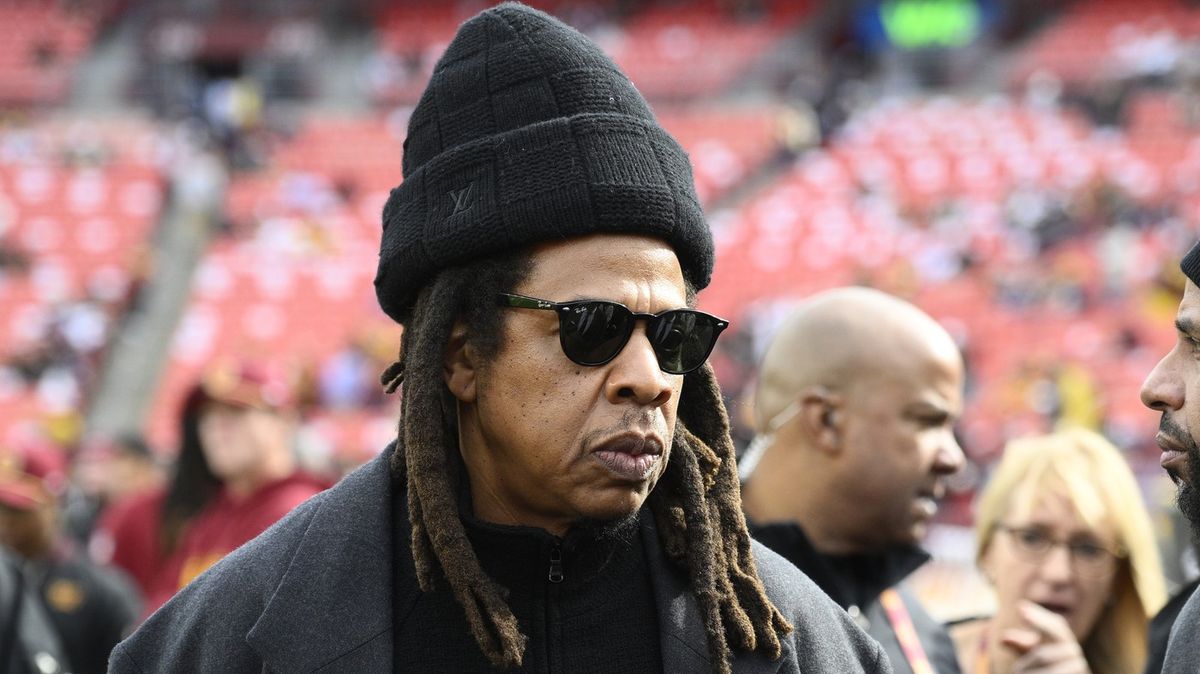 Americký hudebník Jay-Z odmítá, že by se dopustil znásilnění nezletilé dívky
