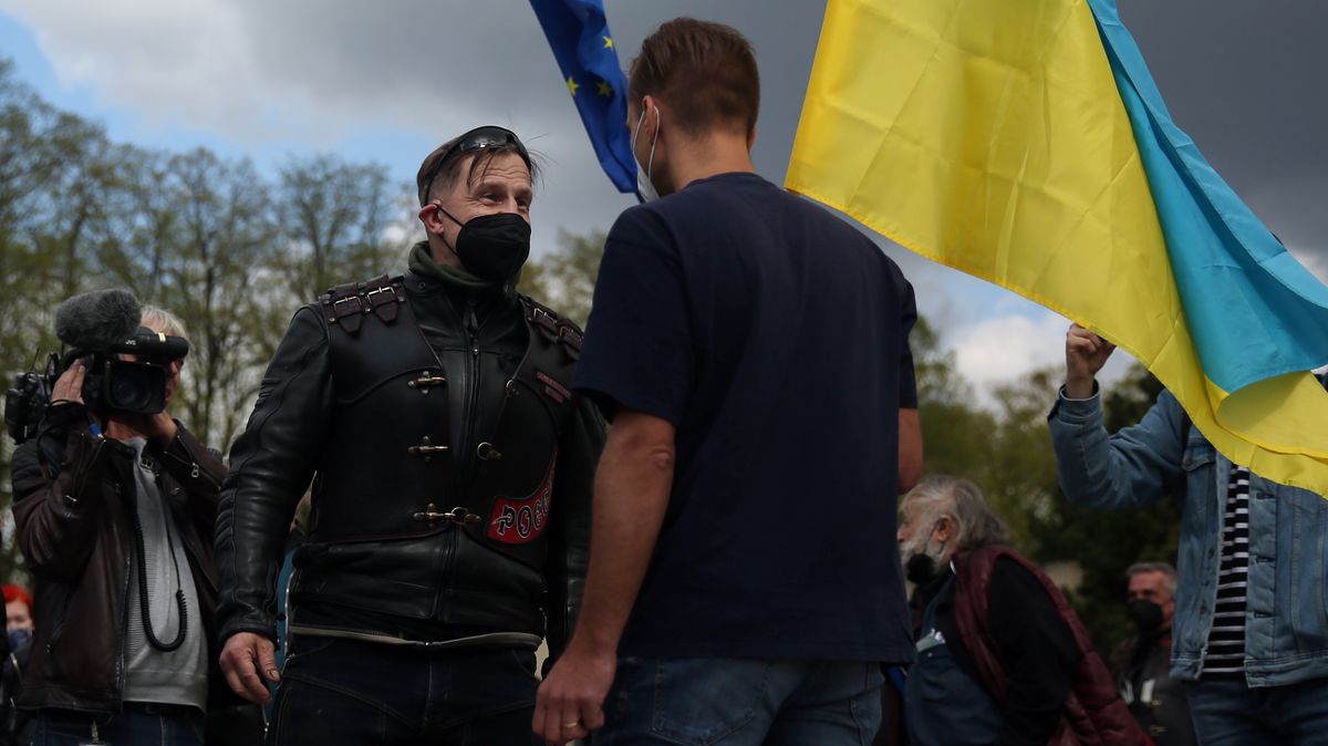 Muž z vedení Nočních vlků učil studenty v Brně, vězeňské dozorce i exekutory