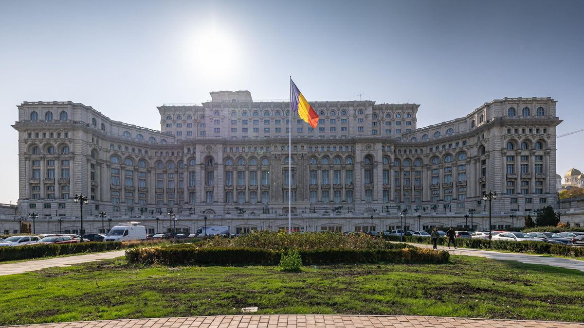 Rumunský prezident jmenoval prozatímním premiérem ministra vnitra Predoiua