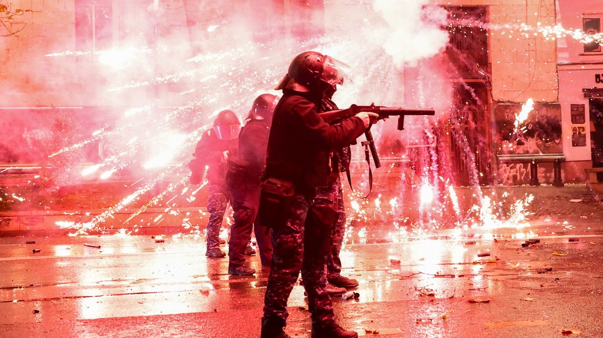 „Gruzínci jsou více naštvaní než dřív.“ Protesty proti odklonu od EU eskalují