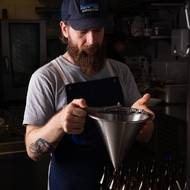 O fermentaci se v bistru Kro stará Matěj Výboch.