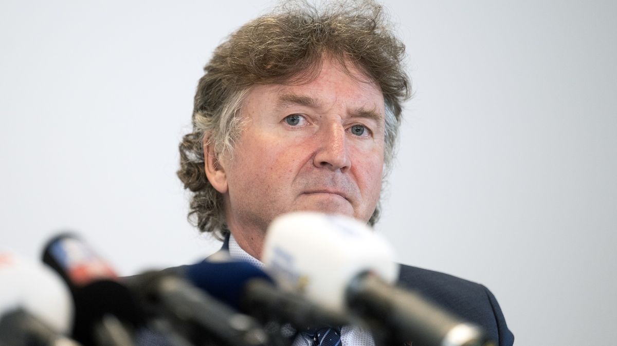 Šéf lékařů Kubek k Cimickému: Nedobré je, že se pacientky neozvaly