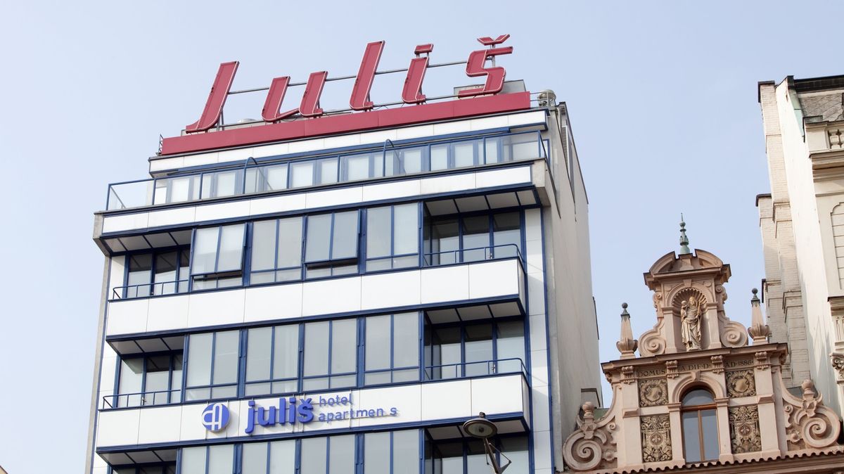 Firma S Immo miliardáře Vítka prodala hotel Juliš na Václavském náměstí