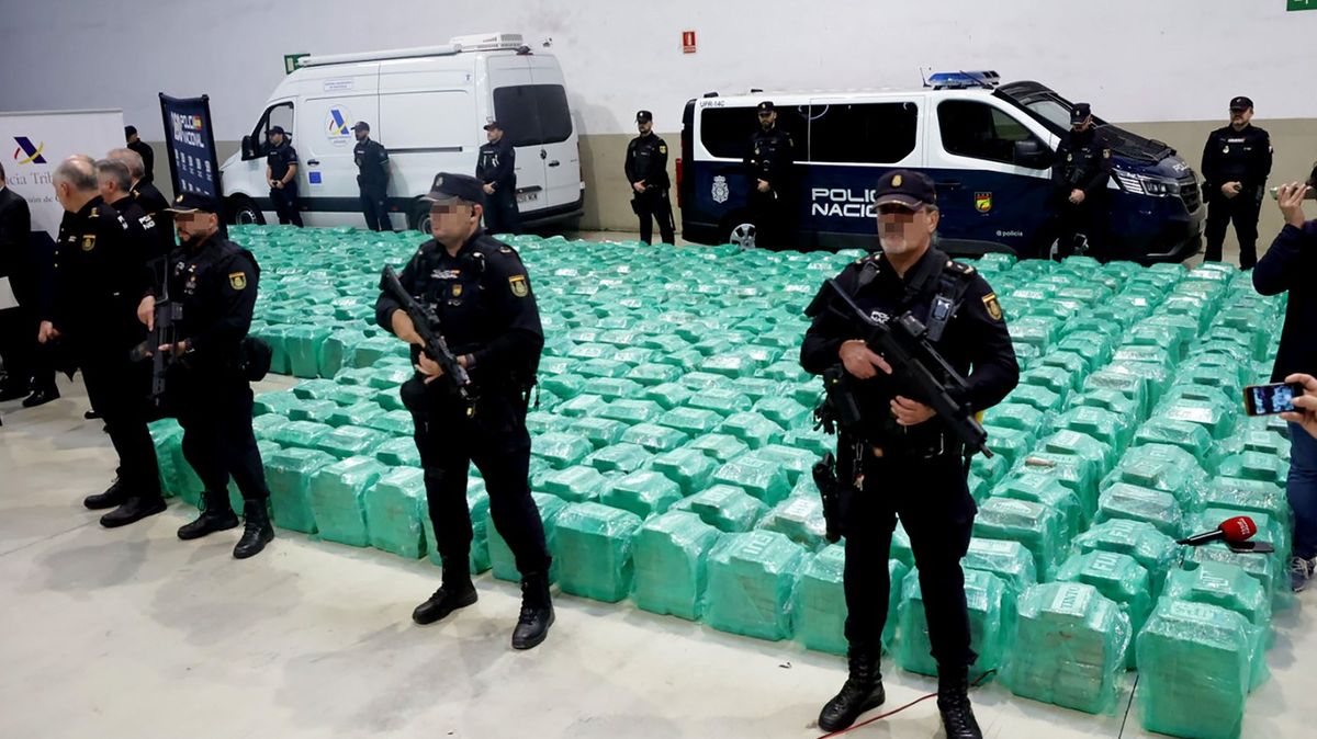 Miliony eur ve zdech. Španělská policie zadržela šéfa oddělení proti podvodům