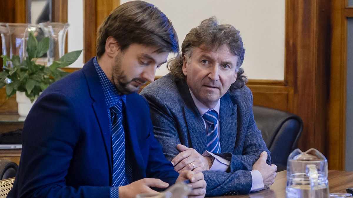 Lékaři pálí do šéfa komory Kubka. Kvůli výrokům ke kauze Cimický
