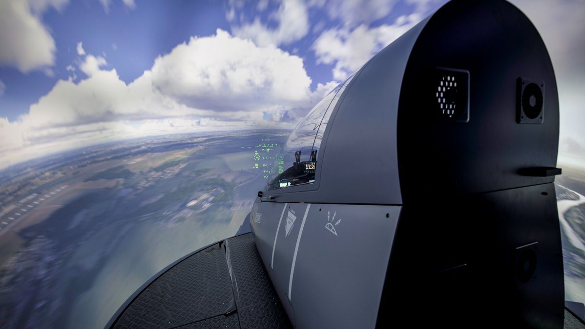 V Brně staví simulátory pro letadla i bojová vozidla. Teď se chystají na F-35