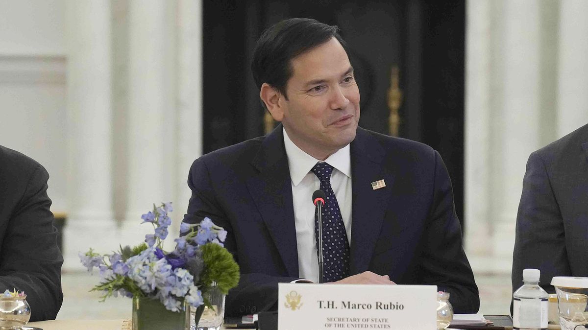 Salvador přijme migranty ze všech zemí i zločince z USA, oznámil Rubio