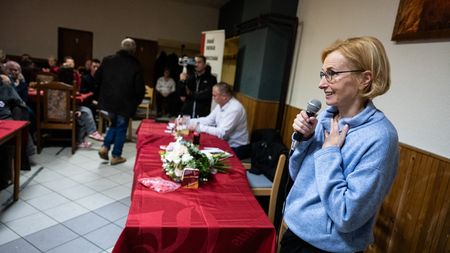 Komunisty nebereme, zní z restaurací. Stačilo má potíže při setkáních s voliči