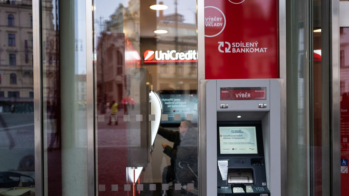 Velké banky jednají o vzniku další sdílené sítě vkladových bankomatů