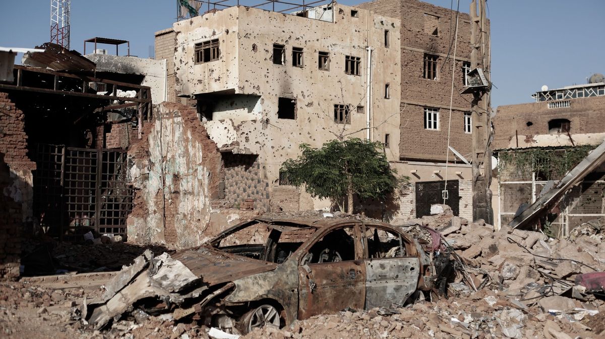 Při bombardování súdánského Omdurmánu zemřelo přes 120 civilistů, píše AFP