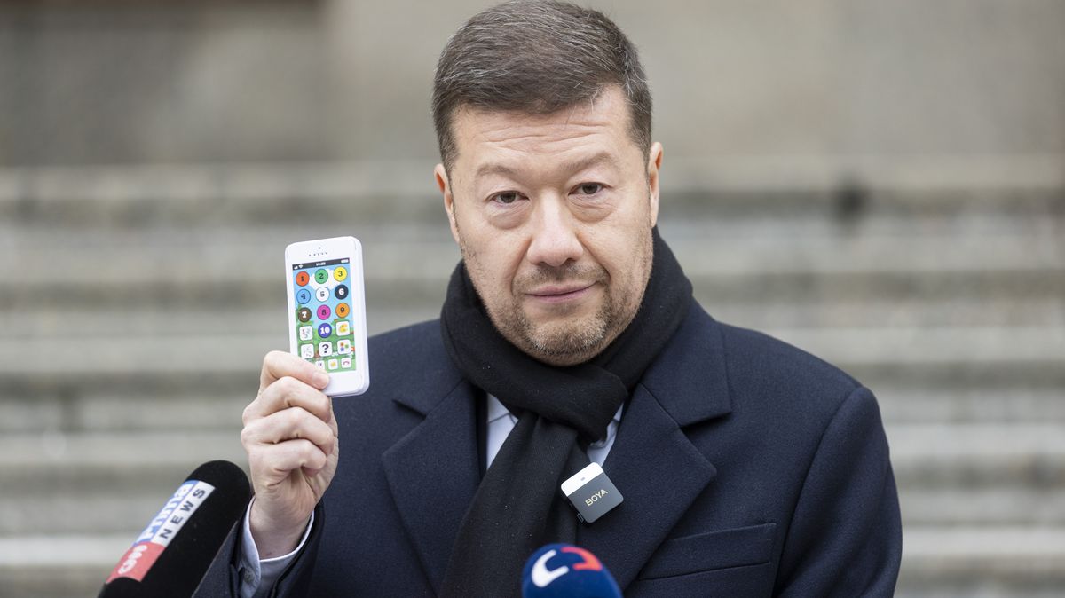 Policie zahájila stíhání Okamury a SPD kvůli kontroverzním volebním plakátům