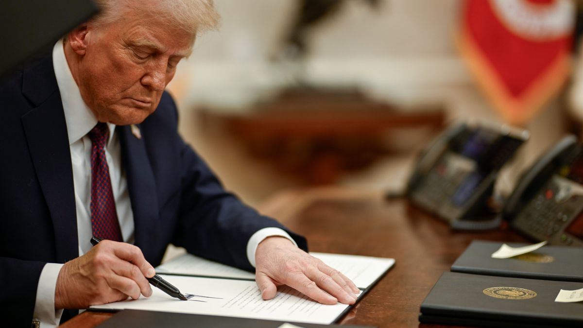Trumpova cla: Zdražování nebude přechodné, zasáhne i Evropu, míní ekonomové