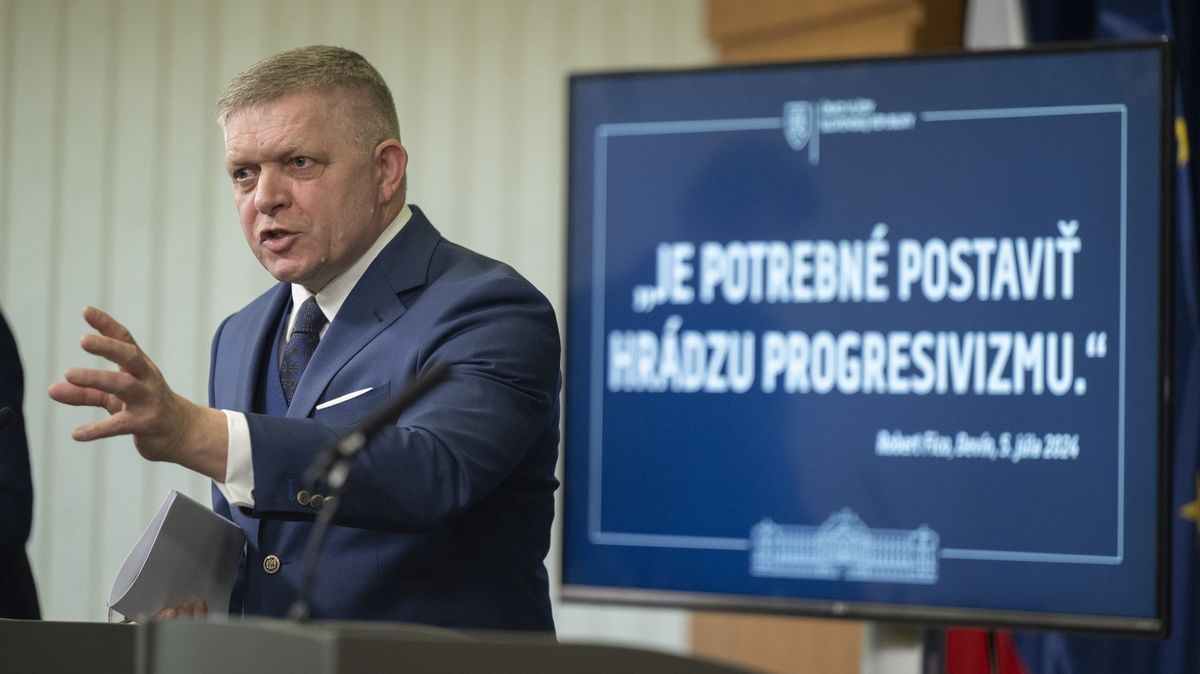 Protesty, rebelové a křeče Ficovy koalice. Co se děje ve slovenské politice