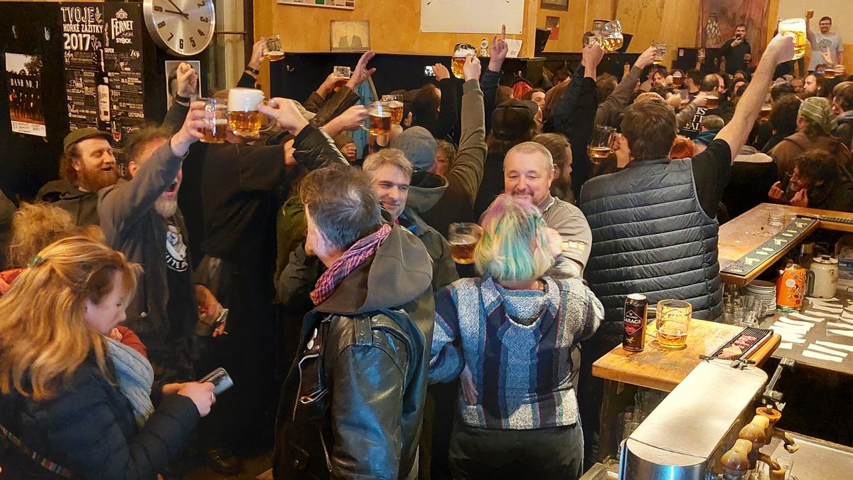 Konec legendární dejvické nádražky. „Dáme to k soudu,“ varuje provozovatel