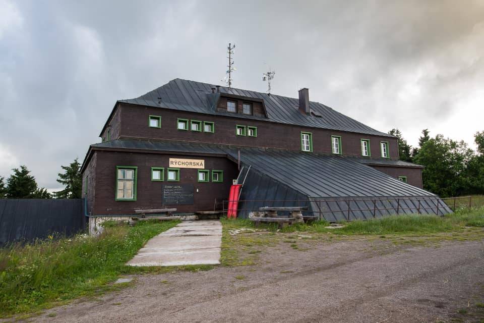Rýchorská bouda byla postavena v roce 1926, v 80. letech minulého století však prošla rozsáhlou pětiletou rekonstrukcí. 