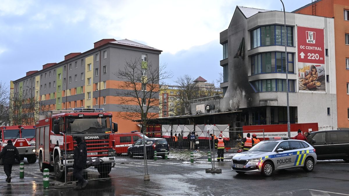 Totožnost obětí požáru v Mostě policie nezná, stav třech zraněných dál kritický