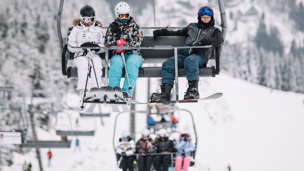 Zájem dospělých o lyžařské školy roste, učit se chtějí i senioři