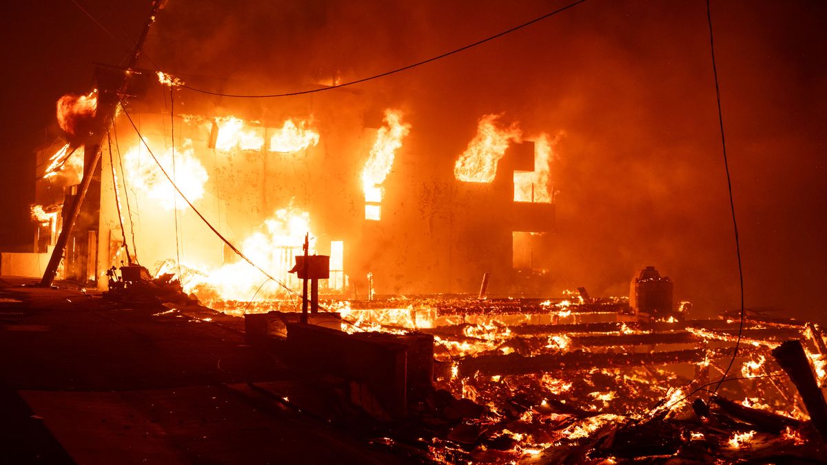 Požáry v Los Angeles zabily deset lidí, spálily už přes 10 tisíc domů